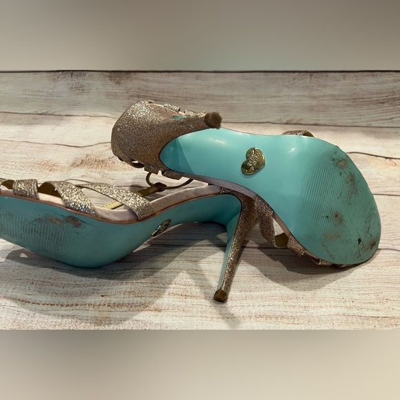 Blue By Betsey Johnson SB-Tee Champagne Glitter Dress Stiletto Heels WOMENS 10 - Picture 8 of 8
